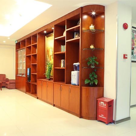 汉庭酒店昆明一二一大街云南师大店 外观 照片