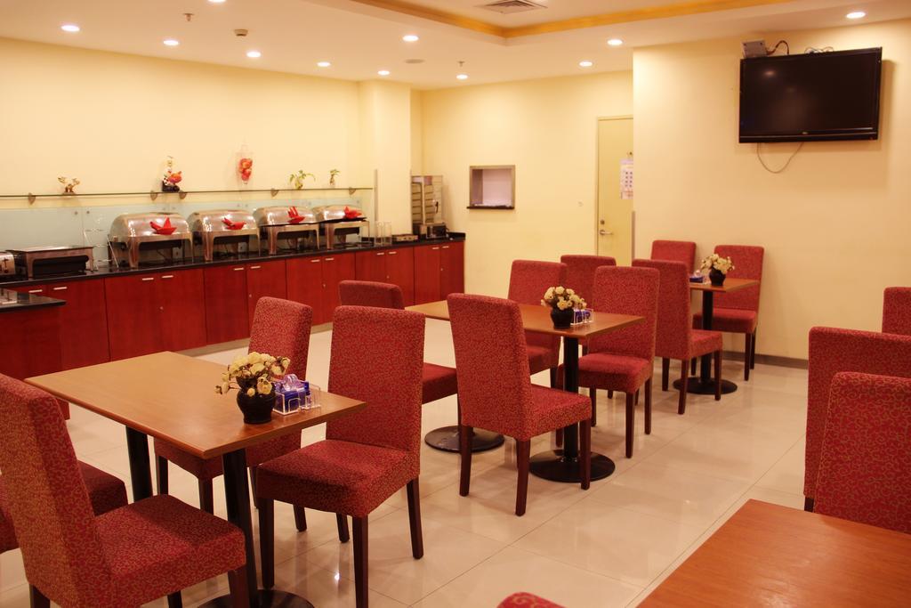 汉庭酒店昆明一二一大街云南师大店 外观 照片