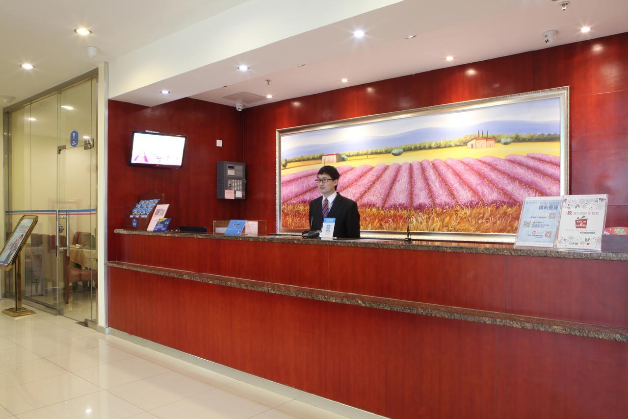 汉庭酒店昆明一二一大街云南师大店 外观 照片